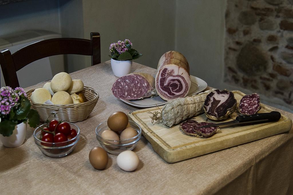 Agriturismo Cascina Aguzza Оледжо Экстерьер фото
